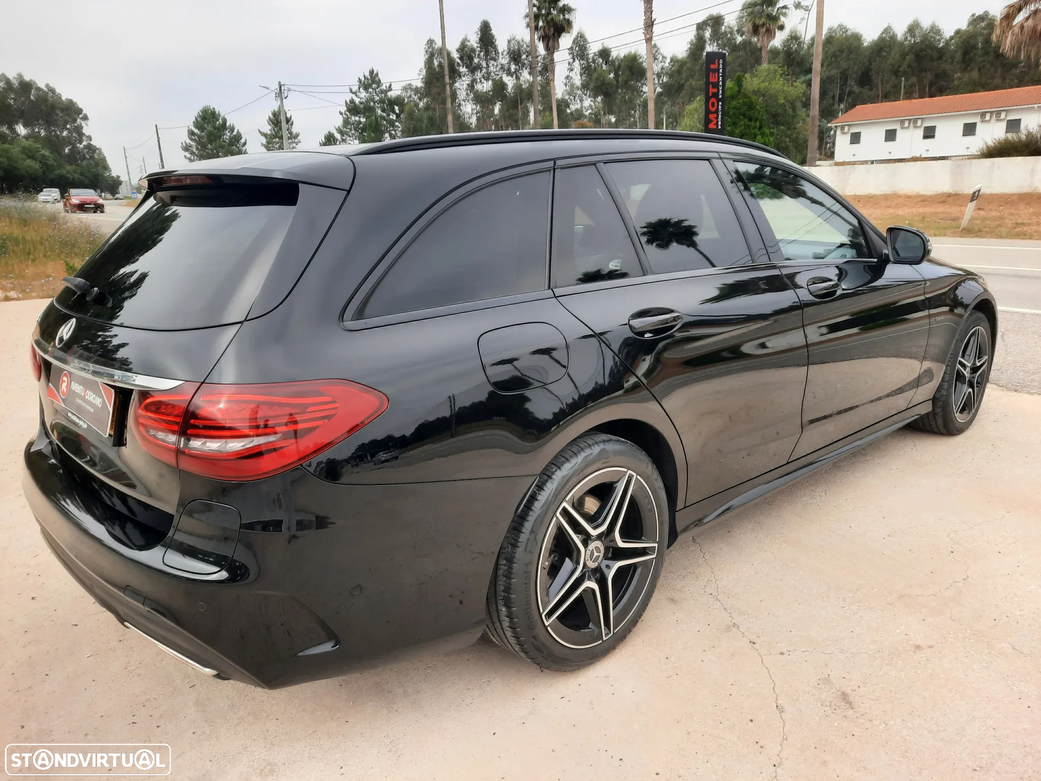 Mercedes-Benz C 300 e AMG Line - 22
