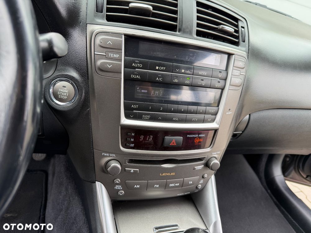 Lexus IS 220 D Comfort - 28
