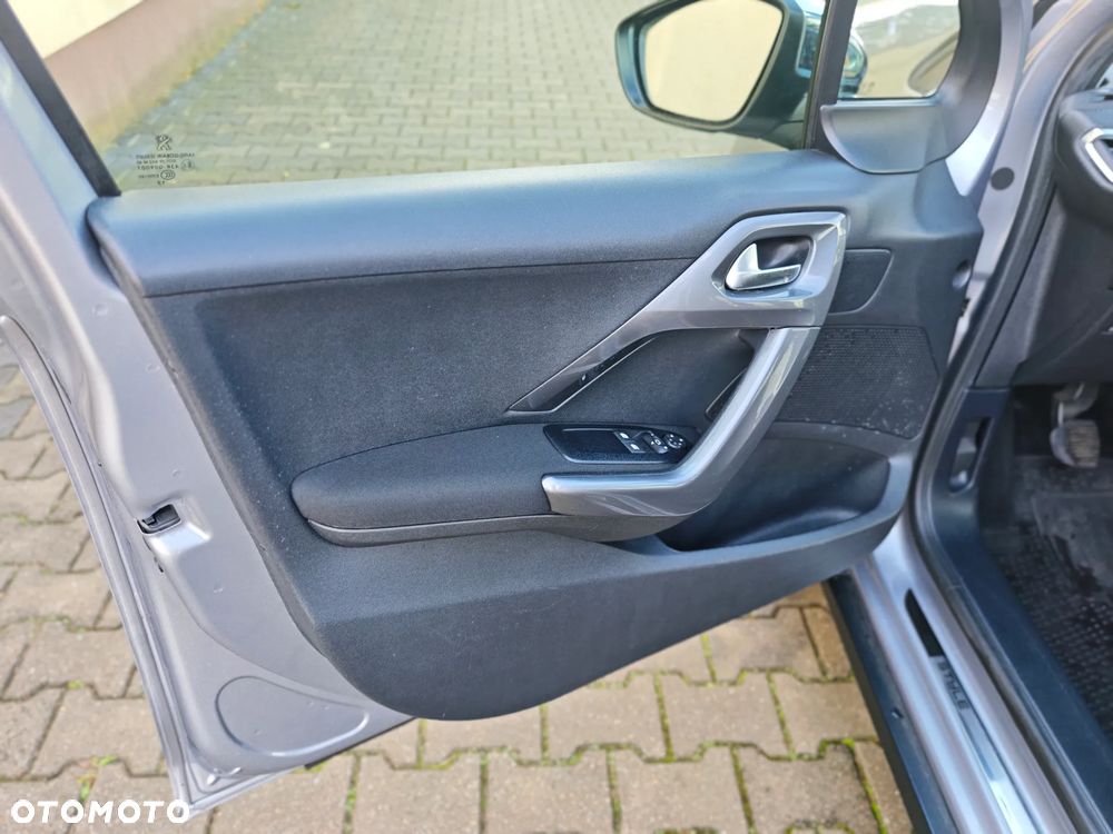 Peugeot 2008 1.6 BlueHDi Style - 15