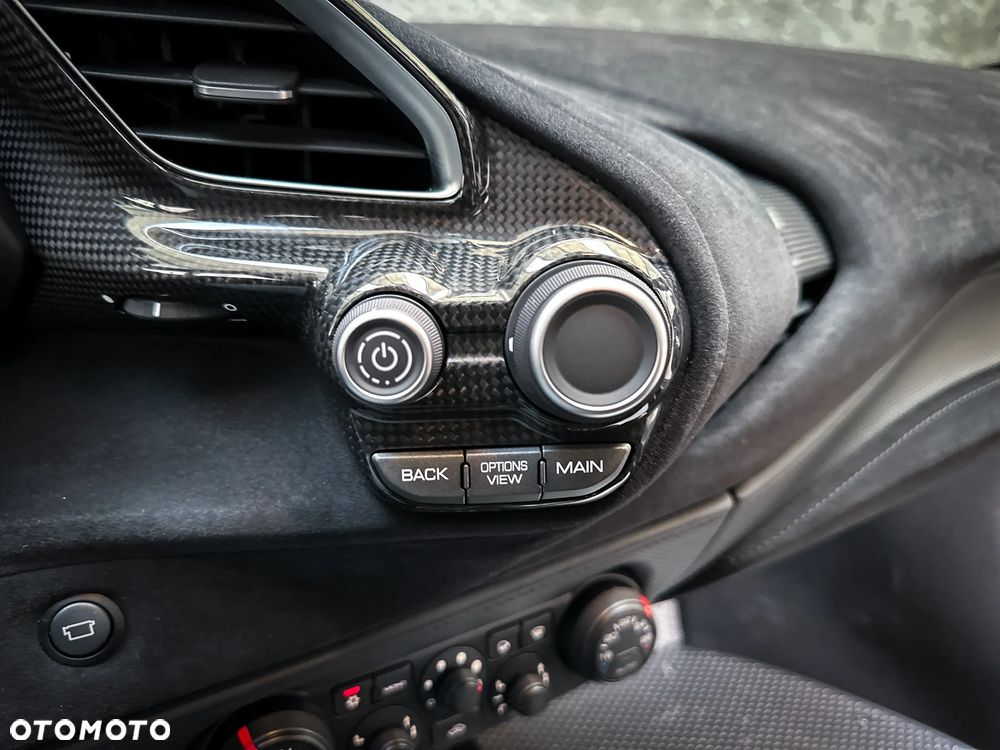 Ferrari 488 Pista - 35