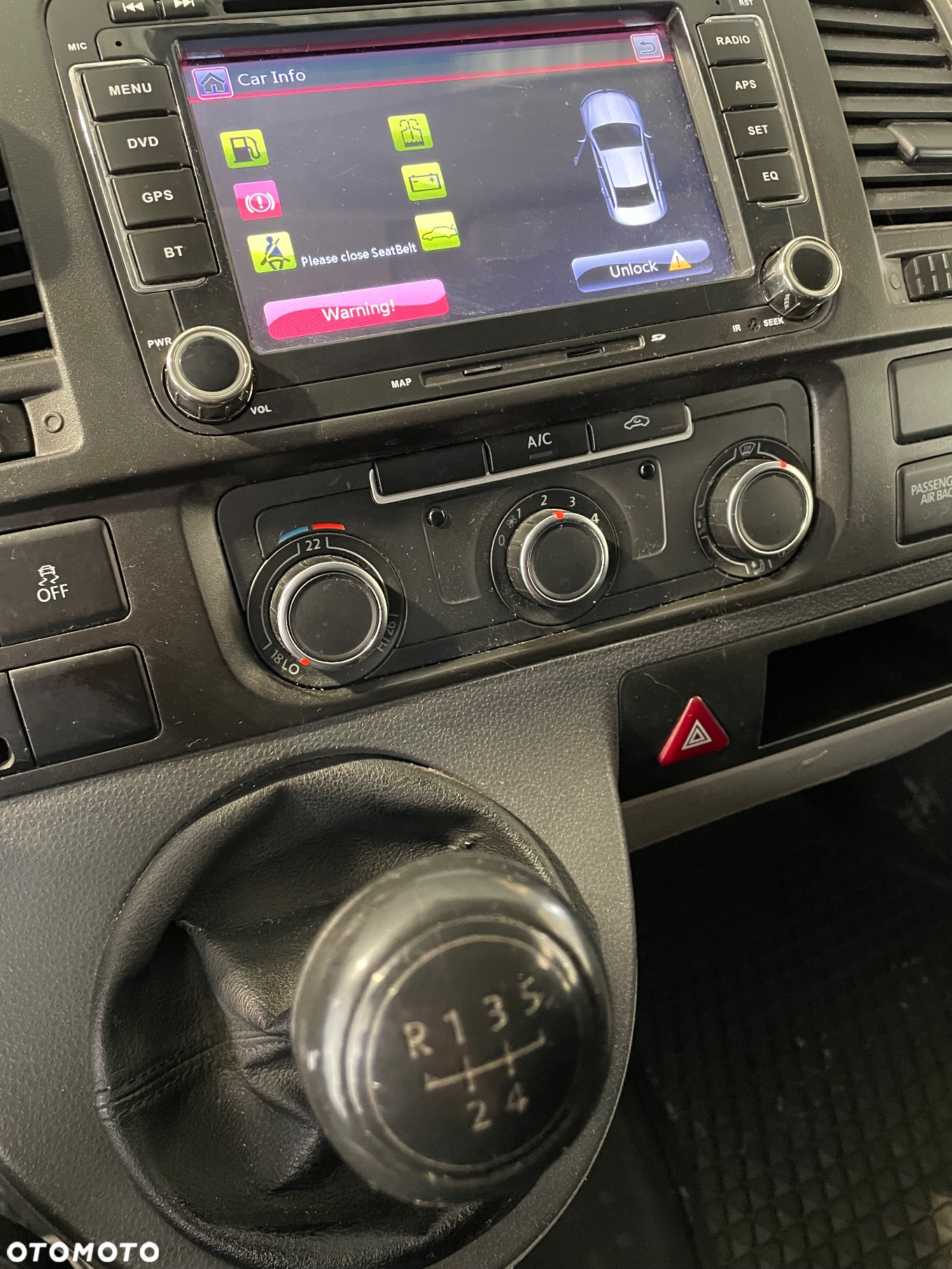 Volkswagen Transporter - 4