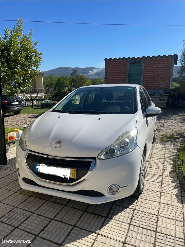 Peugeot 208 1.2 VTi Allure - 1
