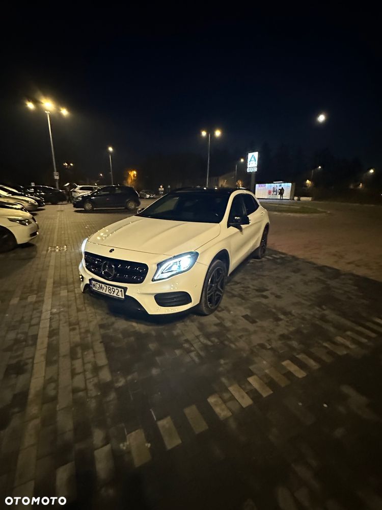 Mercedes-Benz GLA - 18