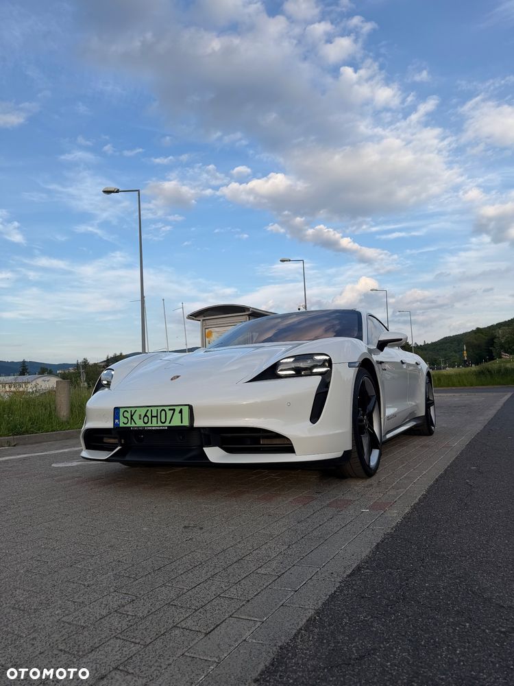Porsche Taycan - 4