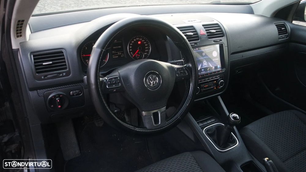 VW Jetta 1.6 TDi Confortline - 12
