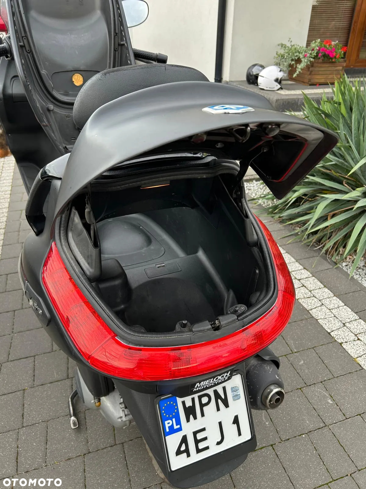 Piaggio Xevo - 2