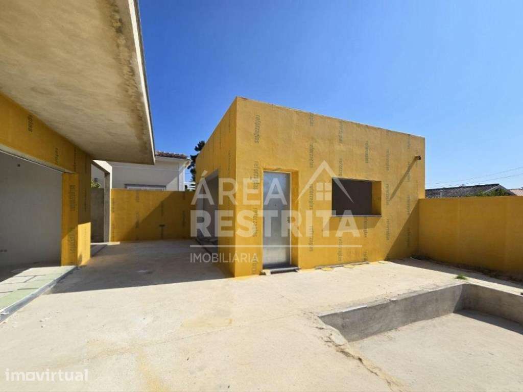 Moradia T5 c/Piscina, Garagem e 5 Suites, Galeotas - Azeitão - Grande imagem: 5/53