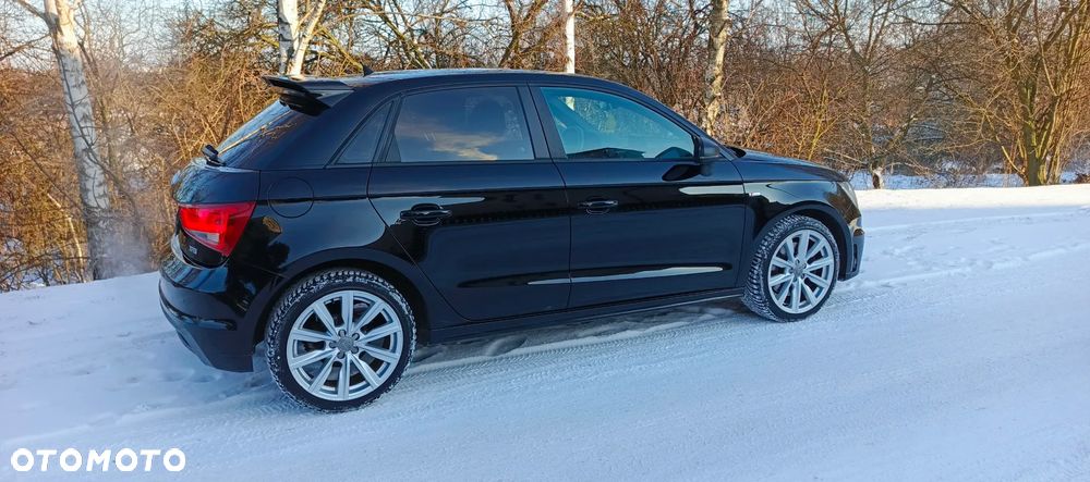 Audi A1 Sportback 1.4 TFSI S tronic S line Sportpaket - 4