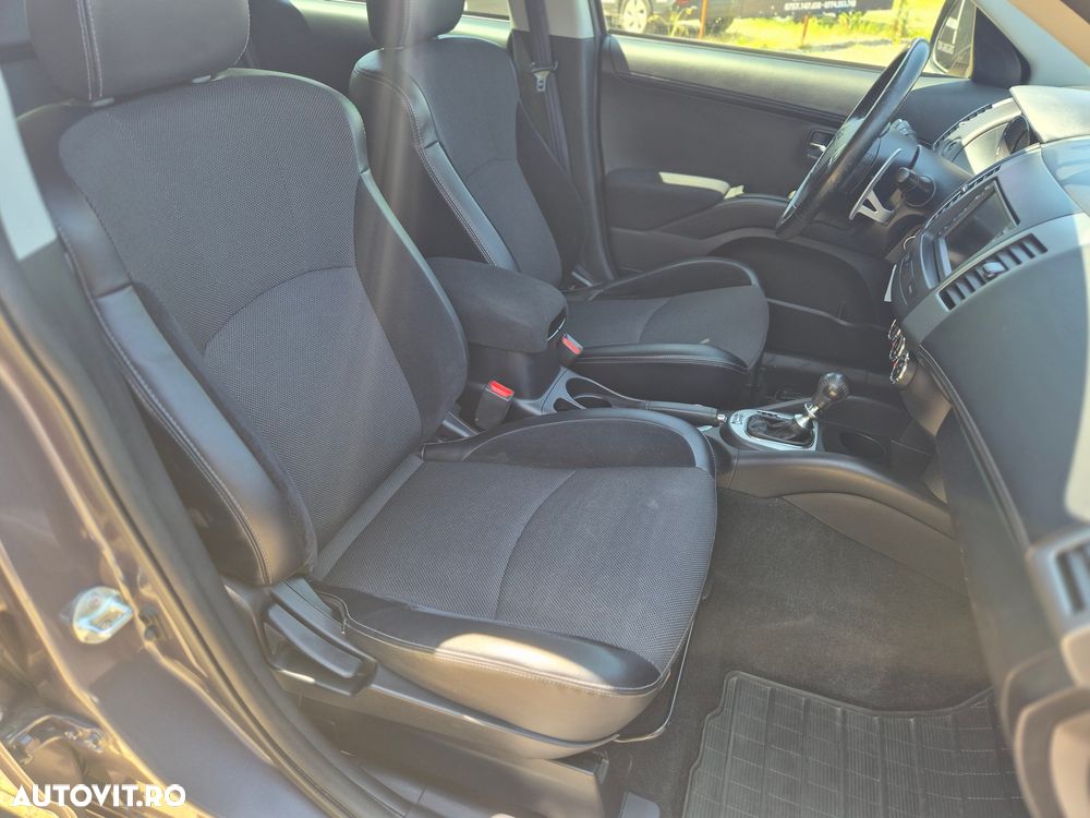 Peugeot 4007 2.2 HDI Premium - 24