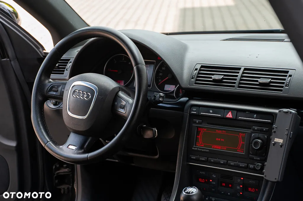 Audi A4 Avant 2.0 TDI DPF - 22
