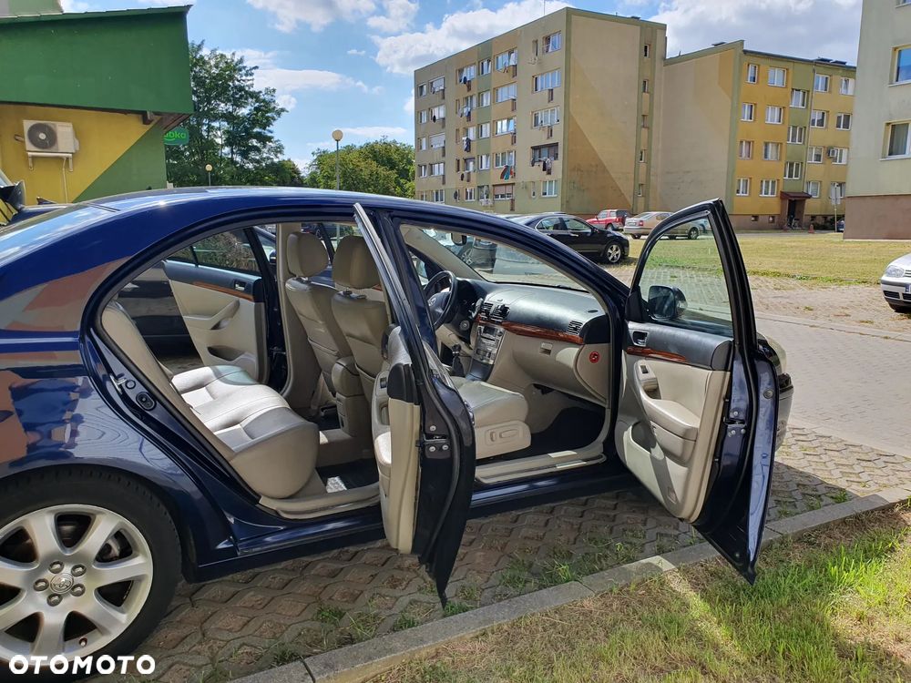 Toyota Avensis 2.0 D-4D - 5