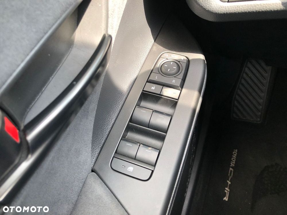 Toyota C-HR - 26