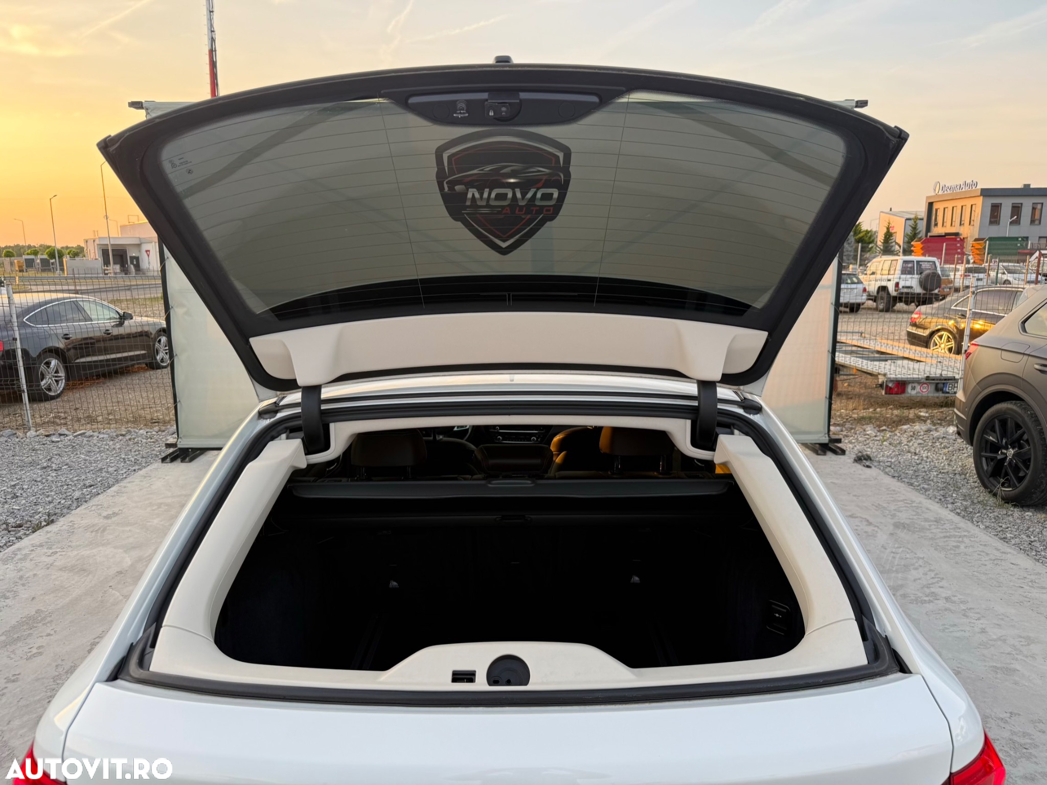 BMW Seria 5 520d Touring Aut. Luxury Line - 35