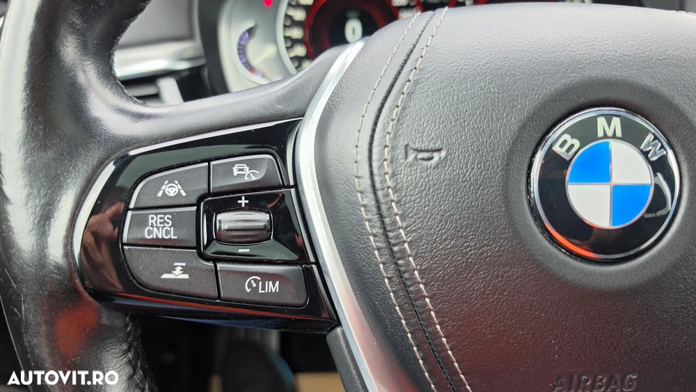 BMW Seria 5 530i xDrive Aut. Luxury Line - 12