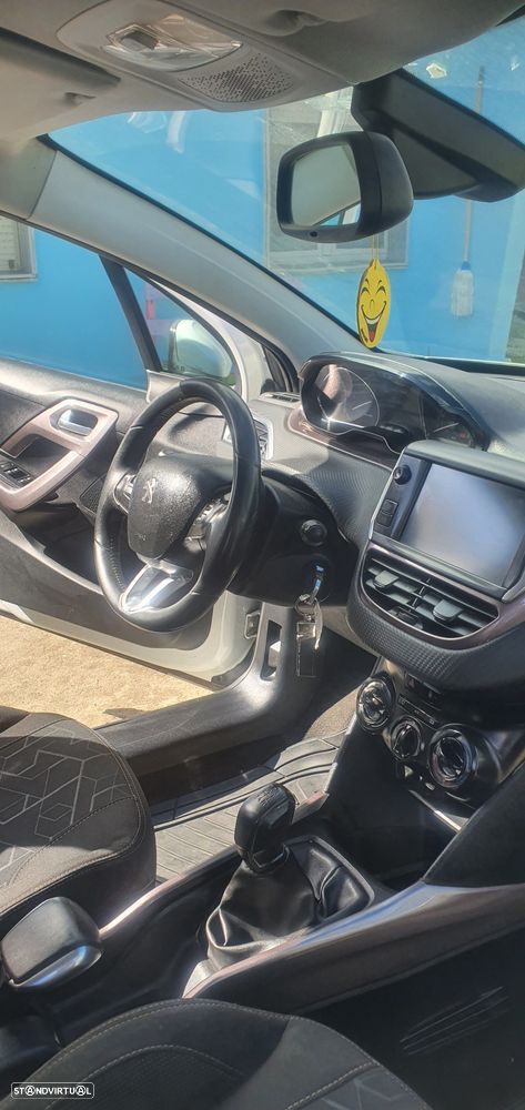 Peugeot 2008 - 11