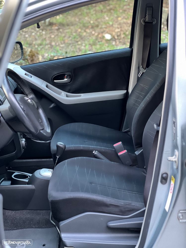 Toyota Yaris - 8