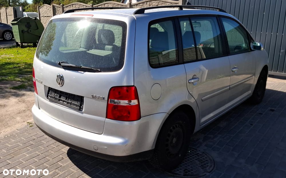 Volkswagen Touran - 4