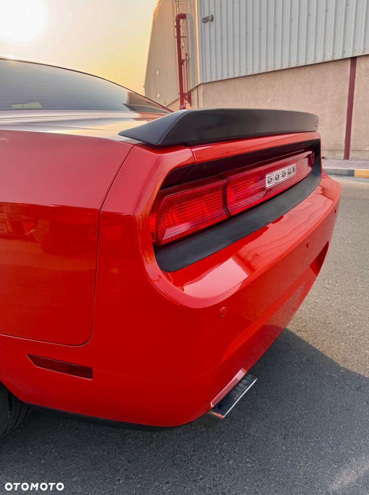 Dodge Challenger 6.1 SRT8 - 17