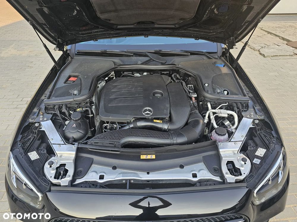 Mercedes-Benz Klasa E 300 9G-TRONIC AMG Line - 22