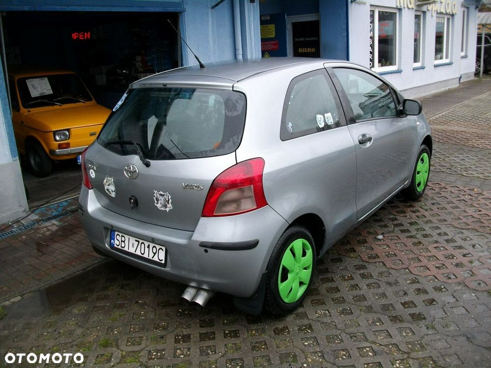 Toyota Yaris - 4