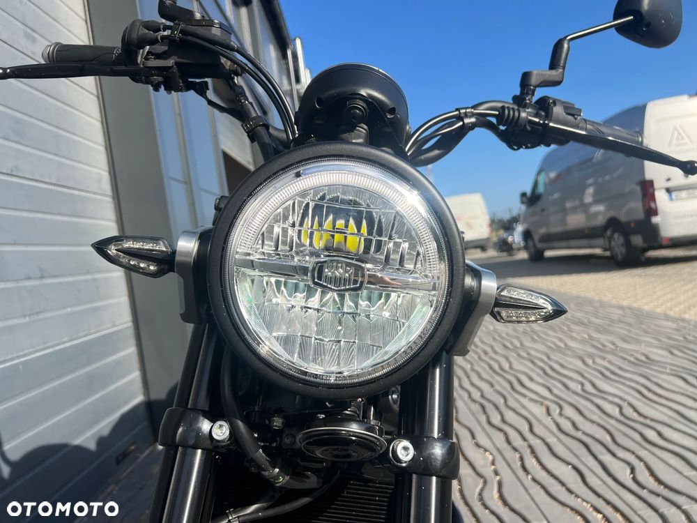 Yamaha XSR - 19