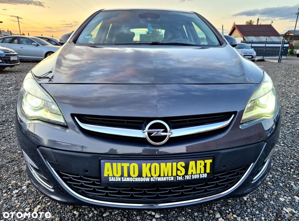 Opel Astra 1.4 Turbo Exklusiv - 2
