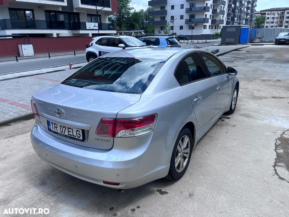 Toyota Avensis - 4