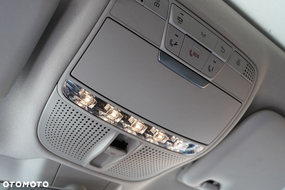 Mercedes-Benz Klasa E 220 d 9G-TRONIC - 22