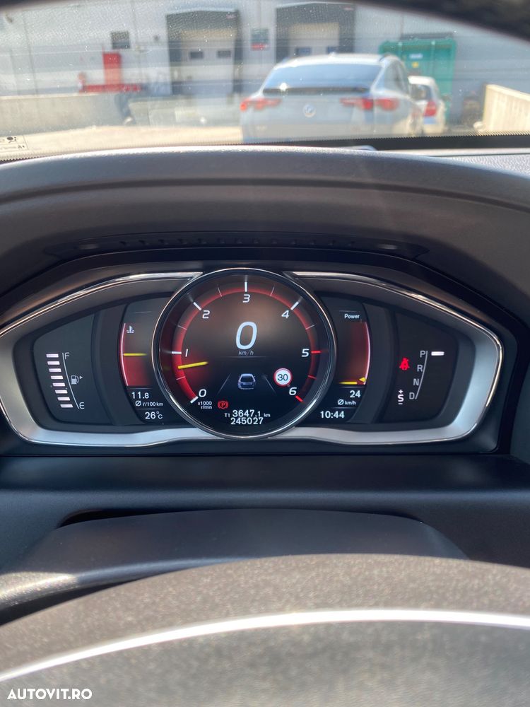 Volvo XC 60 D5AWD Summum - 18