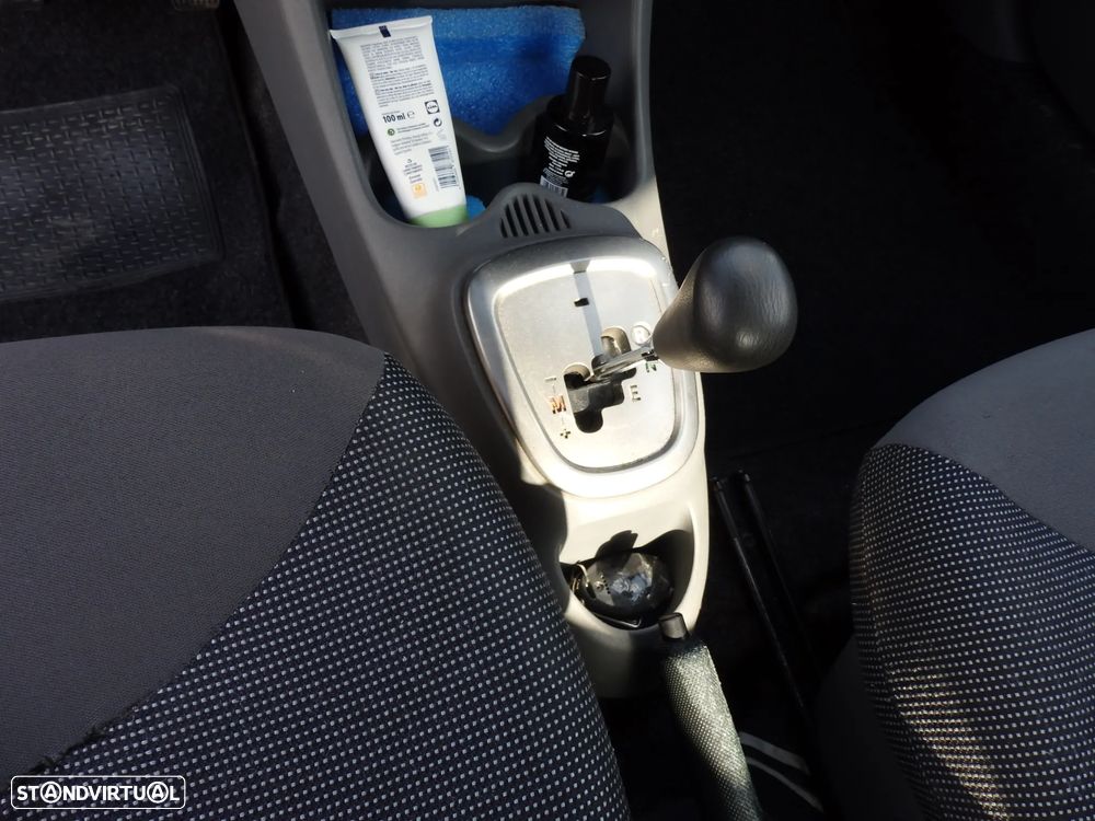 Peugeot 107 1.0 Urban 2 Tronic - 7