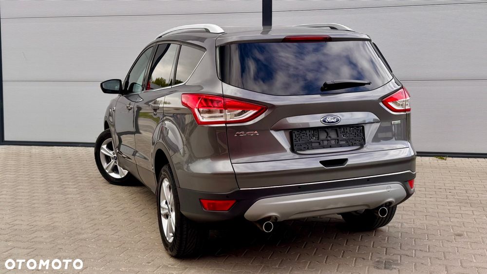 Ford Kuga 1.6 EcoBoost 2x4 Titanium - 3