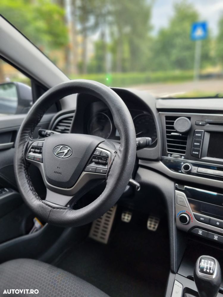 Hyundai Elantra 1.6 CRDI Highway - 9