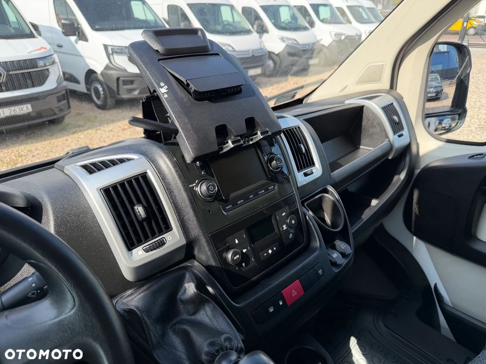 Fiat DUCATO 2.3 MultiJet 150KM Euro-6 IZOTERMA WINDA PALFINGER UDT do 2028r Poduszki zawieszenia tył pneumatyczne! + Kompresor DMC:3.5t Ładowność 950kg KONTENER DRZWI tył Skrzydłowe + Drzwi BOCZNE Spoiler - Owiewki boczne kabiny TUV Thuringen ISO , Tempomat, Klimatronik i więcej.. - 9