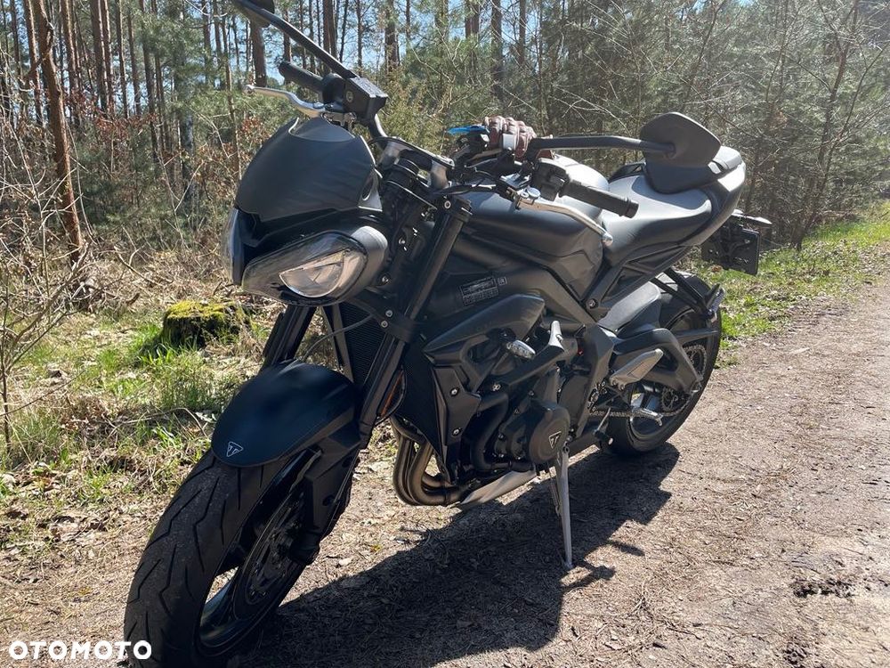 Triumph Street Triple - 10