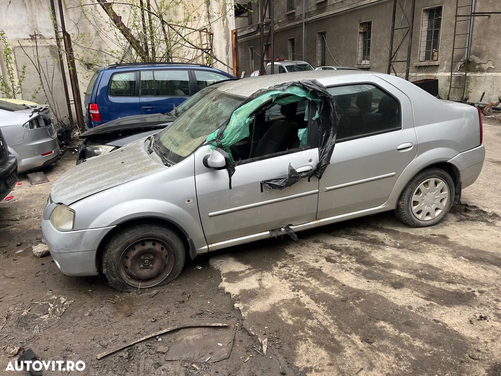 Dezmembrez Dacia Logan 1 gri argintiu 1,6 16V 77kw 105cp 84.000KM - 7