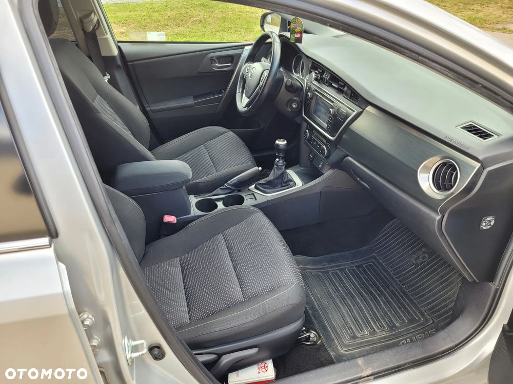 Toyota Auris 1.6 Premium - 13