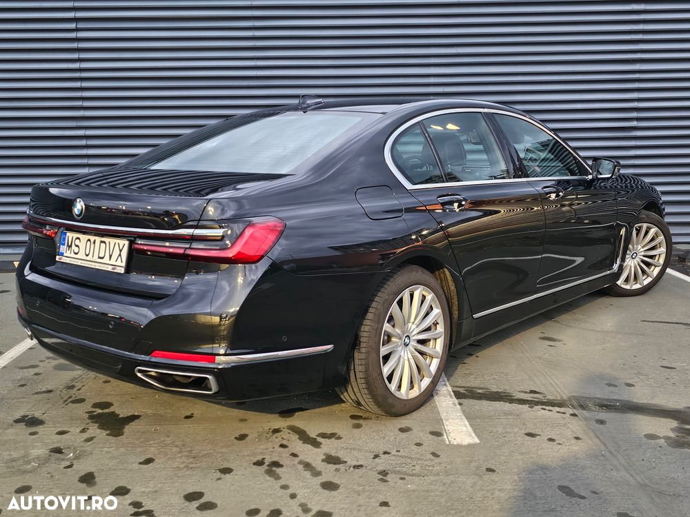BMW Seria 7 740d xDrive MHEV - 8