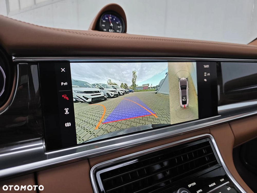 Porsche Panamera 4 Platinum Edition - 35