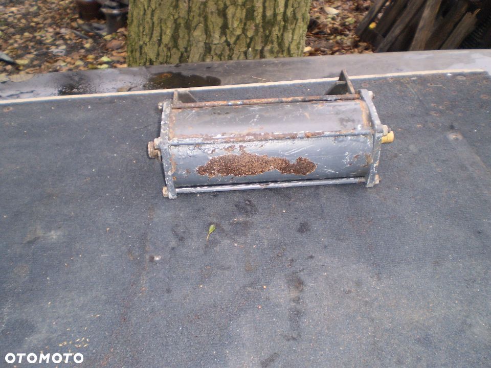 siłownik, zasobnik retardera  SCANIA 4 - 2