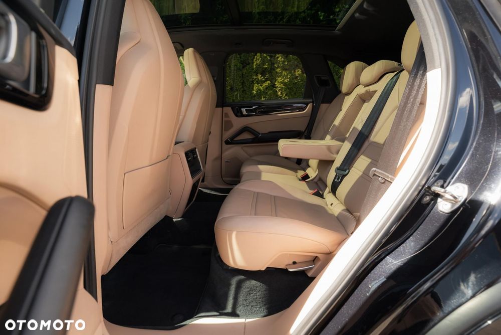 Porsche Cayenne S - 15