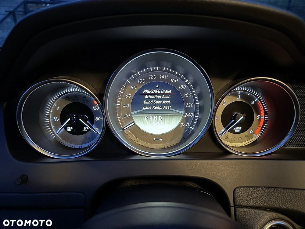 Mercedes-Benz Klasa C 350 CDI DPF (BlueEFFICIENCY) 7G-TRONIC Avantgarde - 35