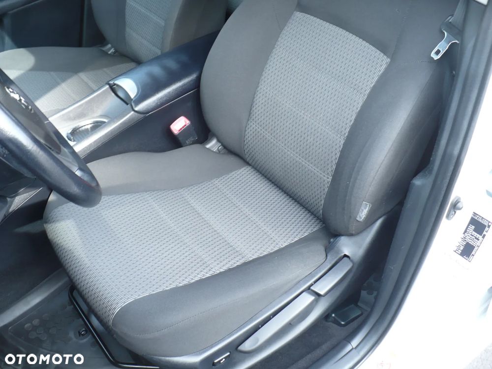 Toyota Avensis 1.6 Edition - 14