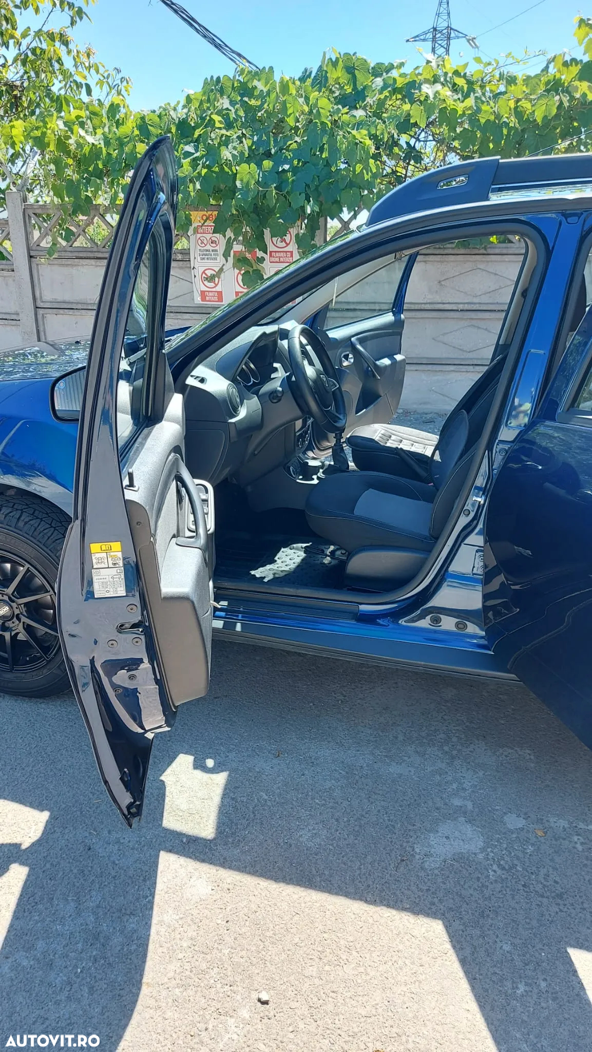 Dacia Duster 1.6 4x4 Laureate - 3