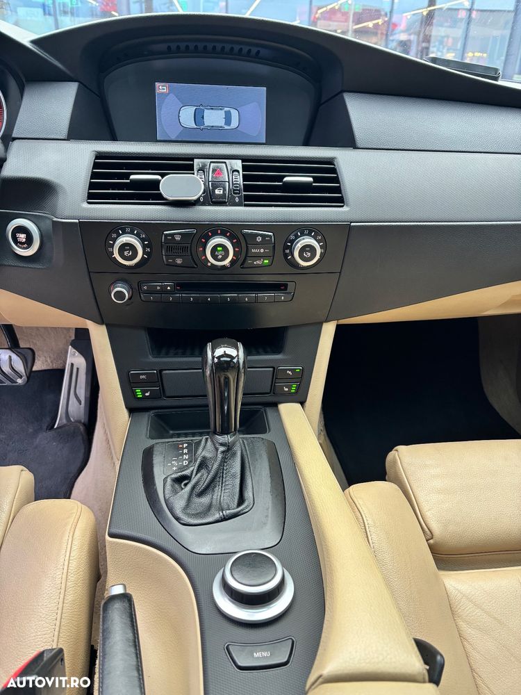 BMW Seria 5 520d Aut. - 25