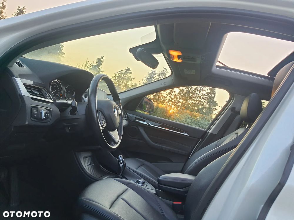 BMW X1 sDrive16d Sport Line - 16