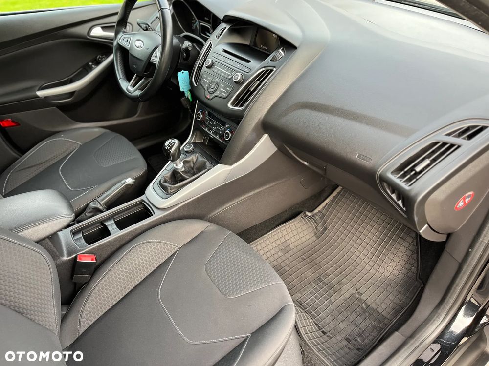 Ford Focus SW 1.0 EcoBoost Trend - 12