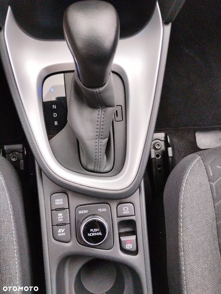 Toyota Yaris Cross Hybrid 1.5 Comfort 4x4 - 20