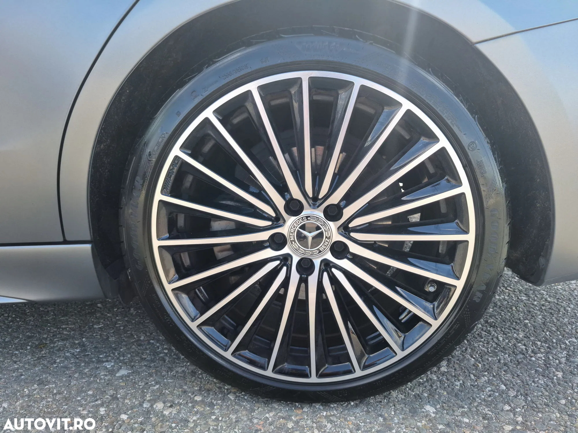 Mercedes-Benz C 300 4Matic T 9G-TRONIC - 36
