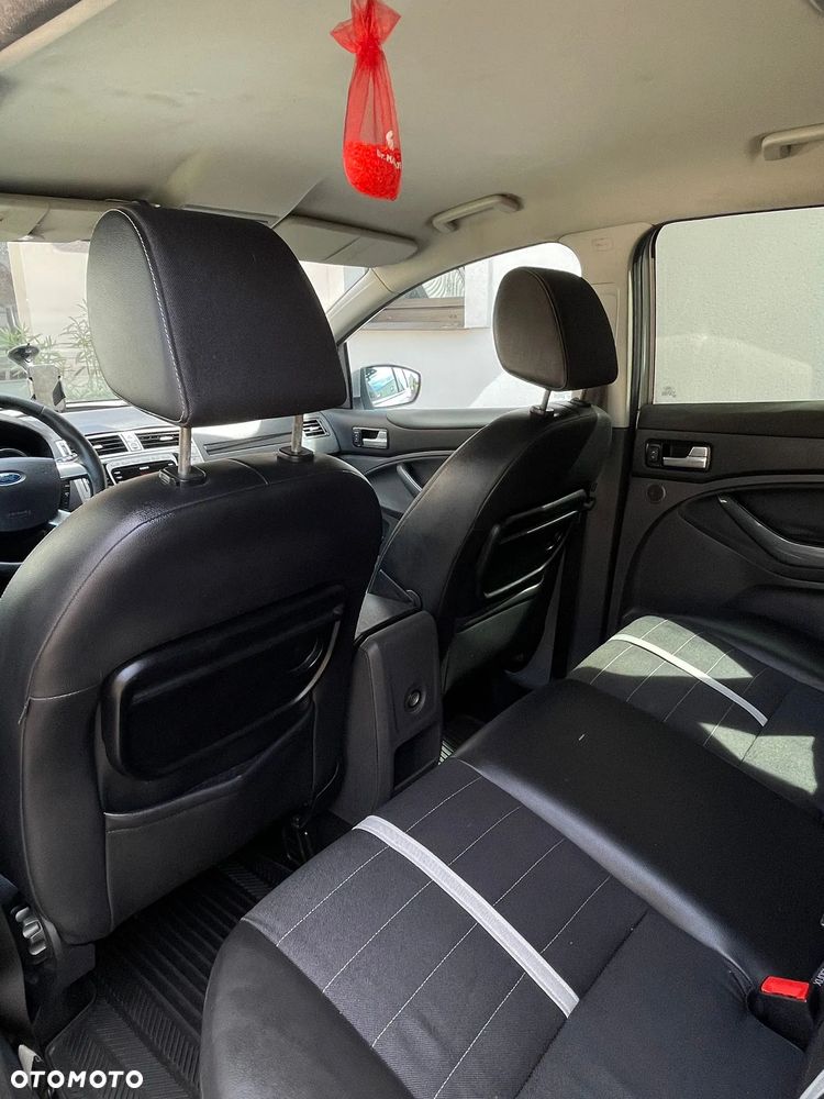 Ford Kuga 2.0 TDCi Titanium - 14