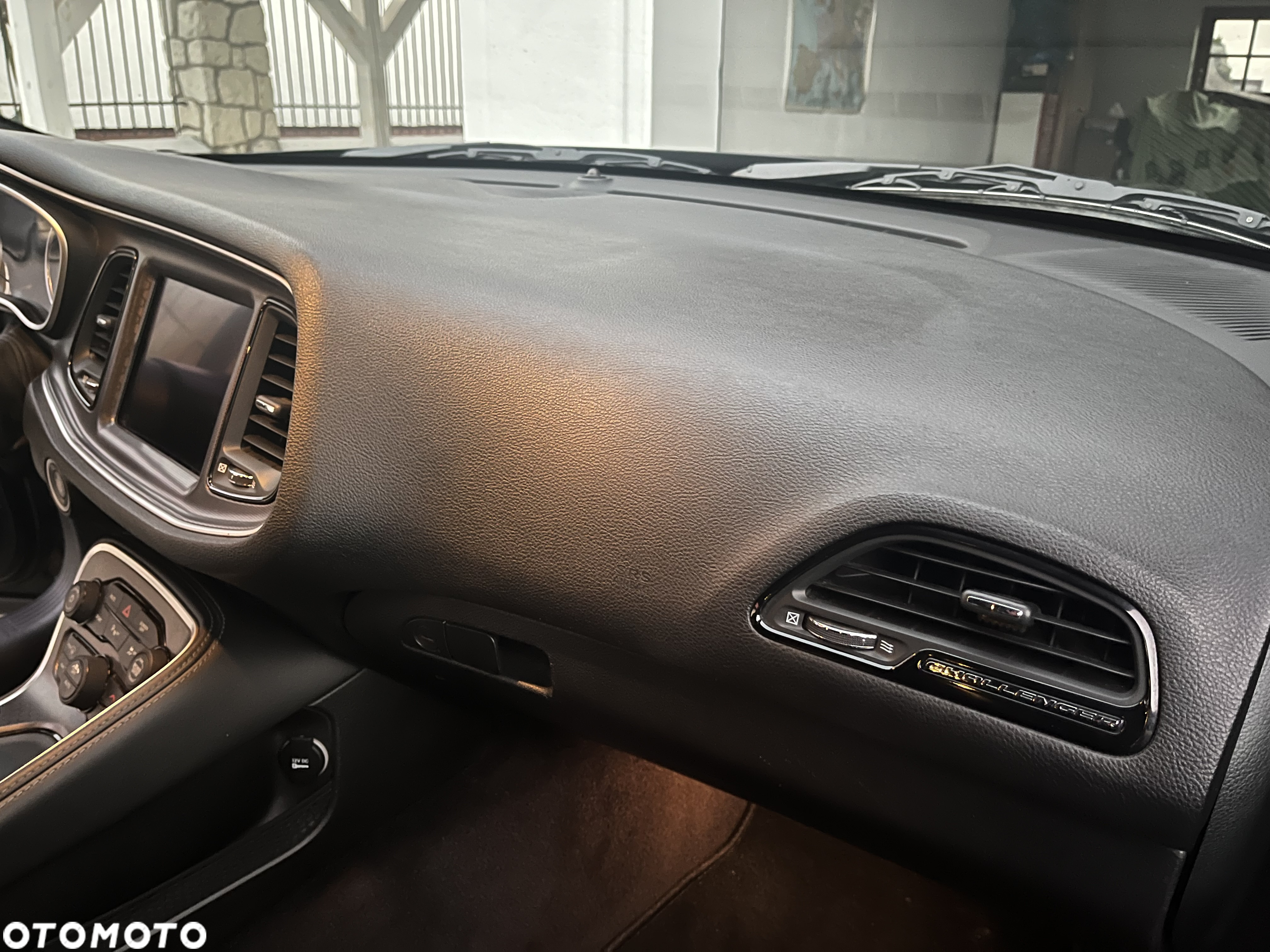Dodge Challenger 3.6 SXT Plus - 18